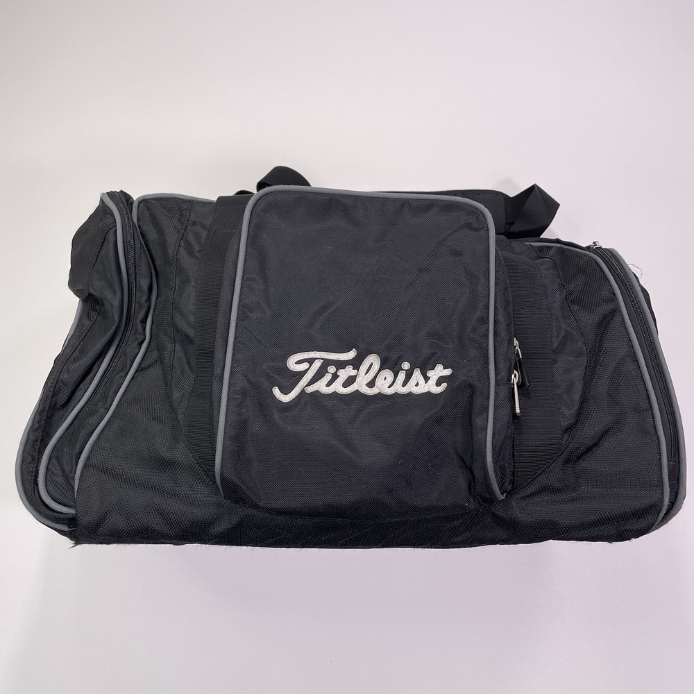 Titleist Duffle Gym Bag Black Padded Shoulder Strap Golf Travel Carry On Medium